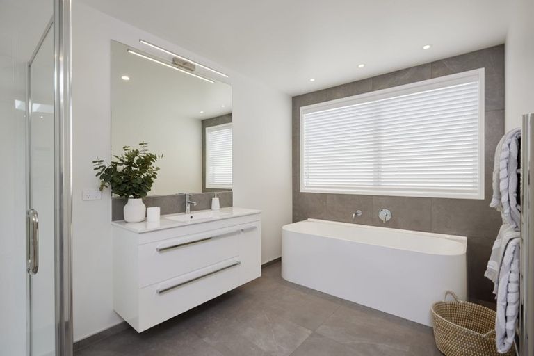 Photo of property in 16 Montiicola Drive, Papamoa Beach, Papamoa, 3118