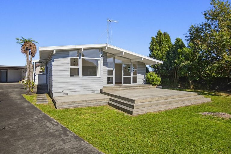 Photo of property in 32 Sylvan Avenue, Waikanae, 5036