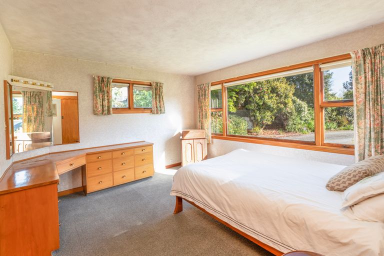 Photo of property in 49 Maidstone Road, Ilam, Christchurch, 8041