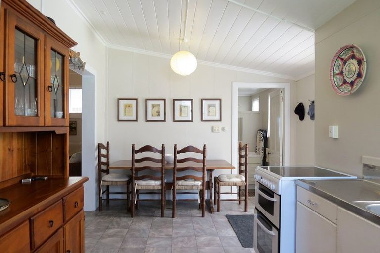 Photo of property in 80 Watt Street, Coromandel, 3506