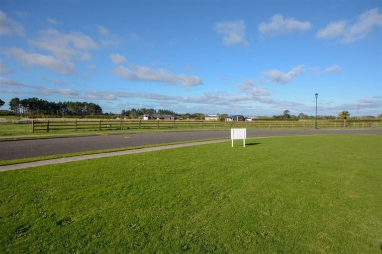 Photo of property in 26 Mercade Close, Stratford, 4332