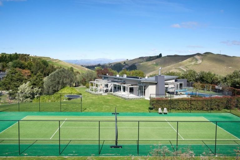 Photo of property in 6 Te Roera Drive, Taradale, Napier, 4112
