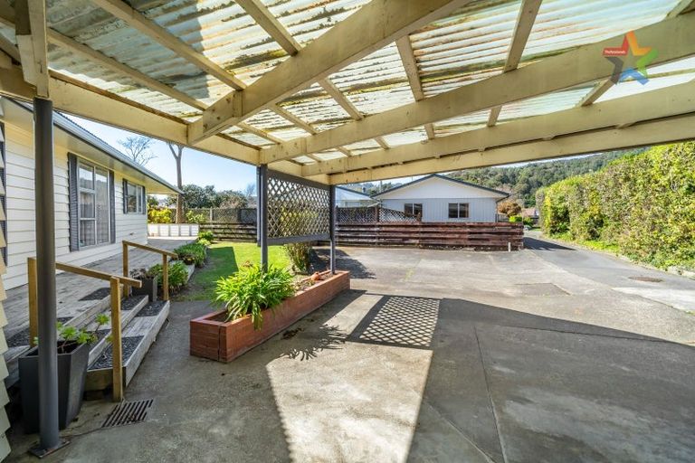 Photo of property in 294a Stokes Valley Road, Stokes Valley, Lower Hutt, 5019