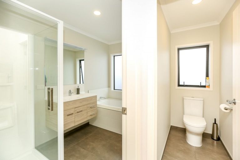 Photo of property in 5 Market Lane, Westown, New Plymouth, 4310