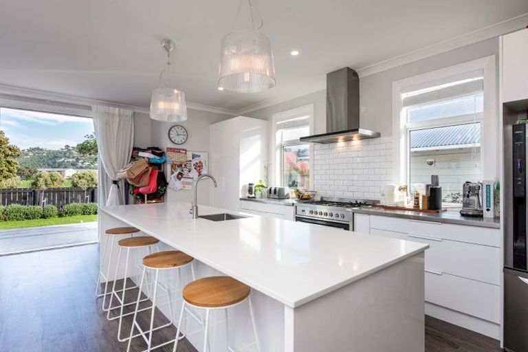 Photo of property in 204 Coutts Street, Rongotai, Wellington, 6022