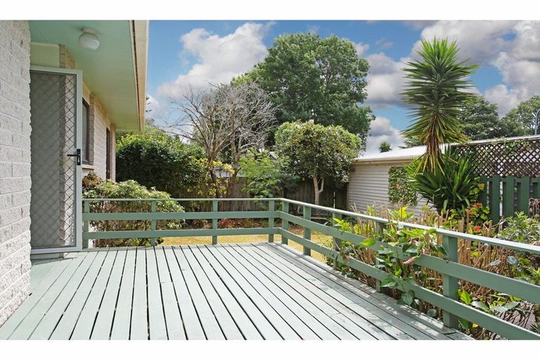 Photo of property in 2/60 Beach Road, Pahurehure, Papakura, 2113