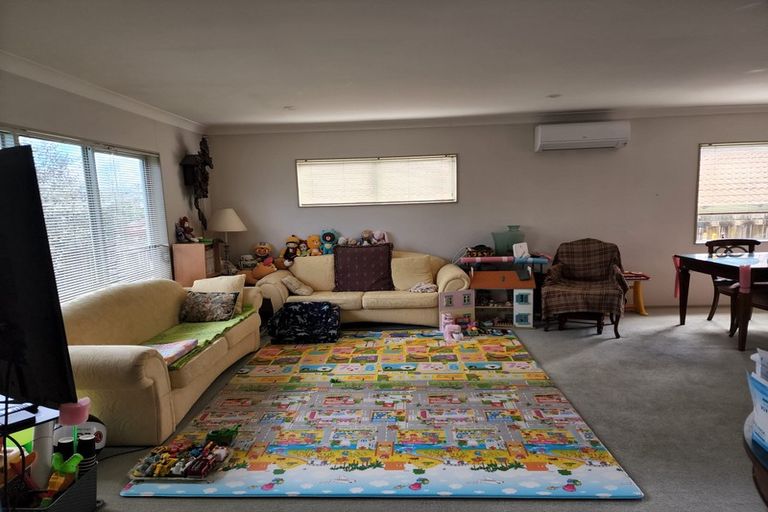 Photo of property in 6 Black Teal Close, Unsworth Heights, Auckland, 0632