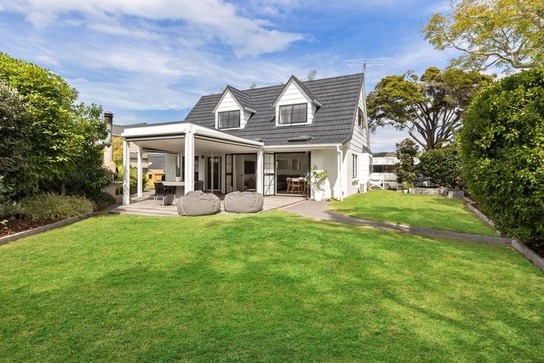 Photo of property in 14a Motuora Road, Manly, Whangaparaoa, 0930