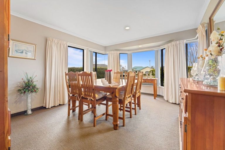 Photo of property in 43 Kinder Street, Acacia Bay, Taupo, 3330