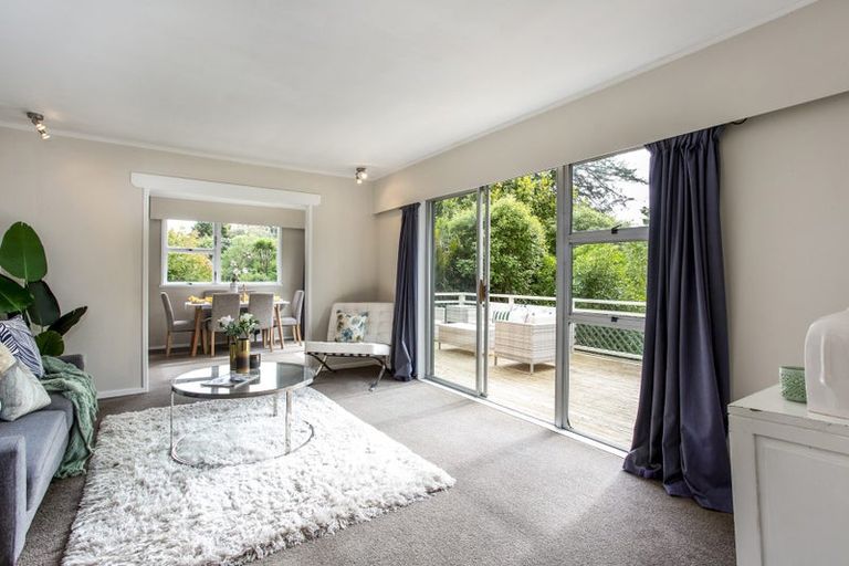Photo of property in 9 The Grove, Titirangi, Auckland, 0604