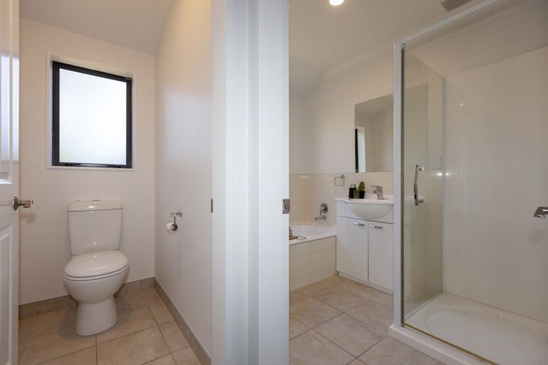 Photo of property in 6 Cascade Way, Paraparaumu, 5032