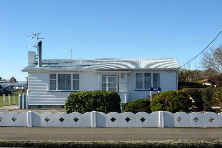 Photo of property in 381 High Street South, Carterton, 5713