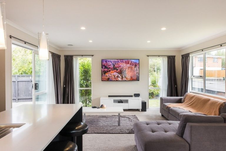 Photo of property in 4 Ruamahanga Crescent, Terrace End, Palmerston North, 4410