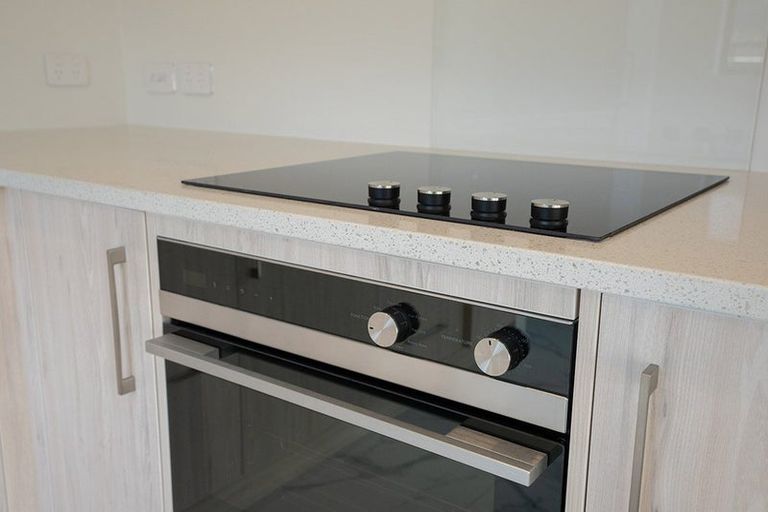 Photo of property in 2/182 Cambridge Terrace, Fairfield, Lower Hutt, 5011