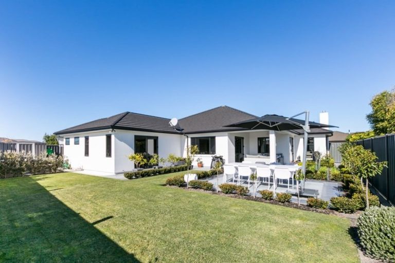 Photo of property in 21 Haast Place, Poraiti, Napier, 4112