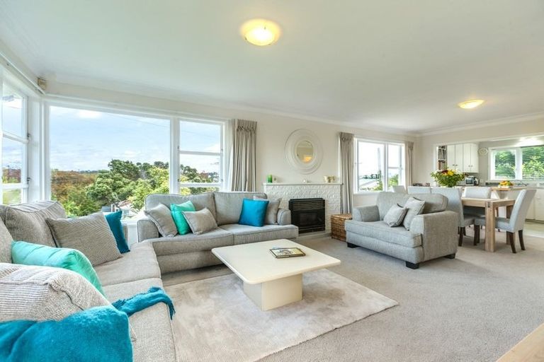 Photo of property in 1/19 Edgeworth Road, Glenfield, Auckland, 0629