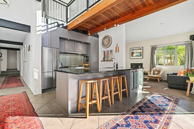 Photo of property in 17 Morrows Mead, Wanaka, 9305