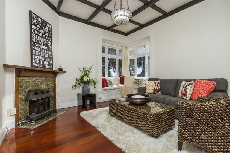 Photo of property in 147 Vauxhall Road, Narrow Neck, Auckland, 0624