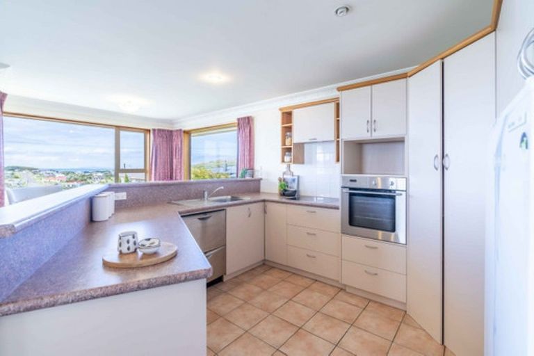 Photo of property in 12 Osborne Street, Riverton/aparima, Riverton, 9822