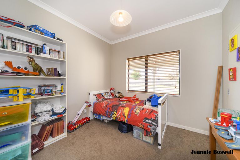 Photo of property in 71 Bryant Street, Takaro, Palmerston North, 4412
