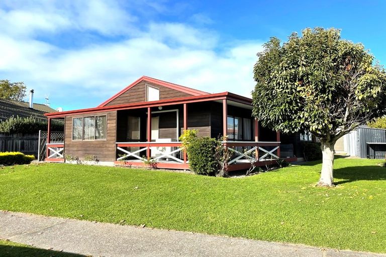 Photo of property in 15a Jeffares Place, Taradale, Napier, 4112