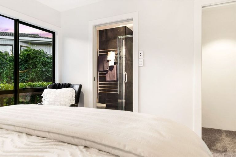 Photo of property in 3/163 Hobsonville Road, West Harbour, Auckland, 0618