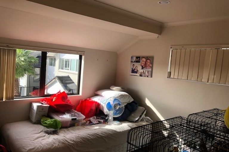 Photo of property in 3/102 Greenhithe Road, Greenhithe, Auckland, 0632