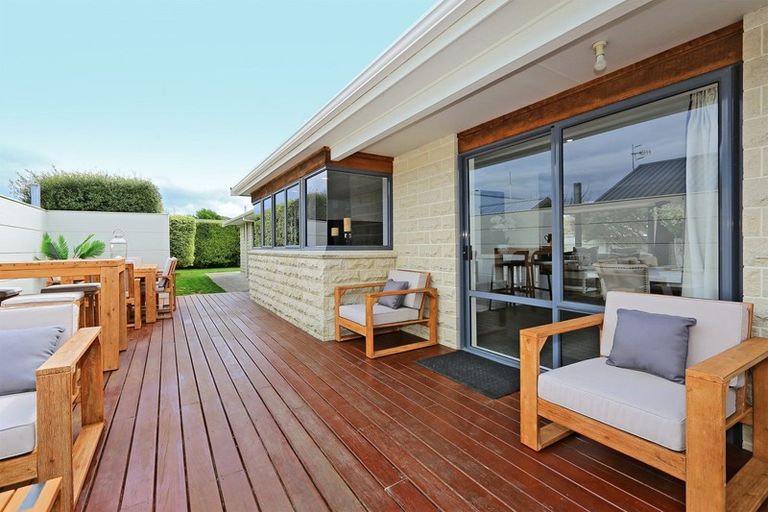 Photo of property in 71 Wharerangi Road, Greenmeadows, Napier, 4112