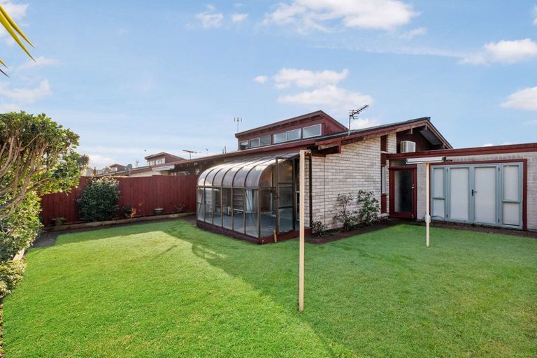 Photo of property in 1/35 Swanson Road, Henderson, Auckland, 0610