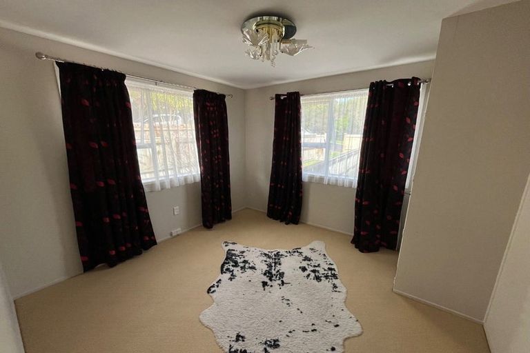 Photo of property in 17 Radiata Lane, Chatswood, Auckland, 0626