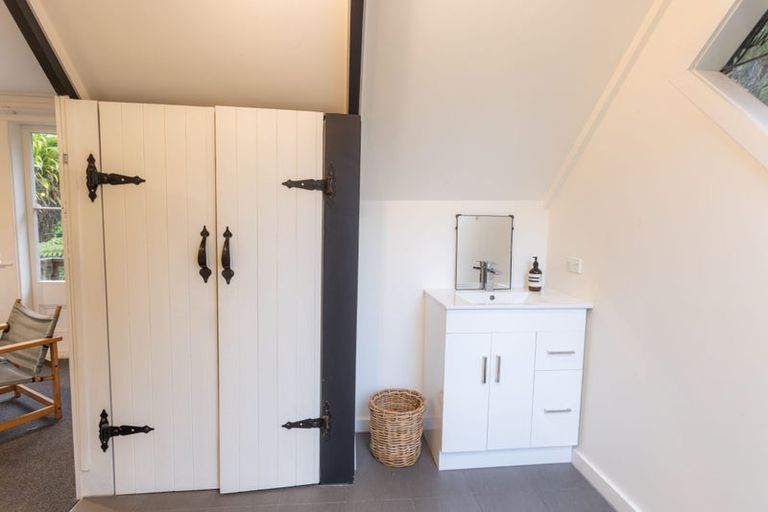 Photo of property in 33 Tainui Road, Titirangi, Auckland, 0604