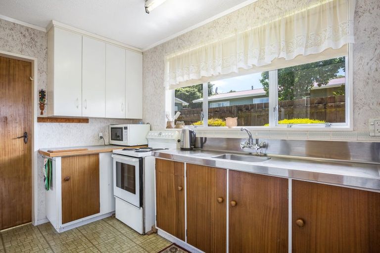 Photo of property in 69 Gloaming Hill, Titahi Bay, Porirua, 5022