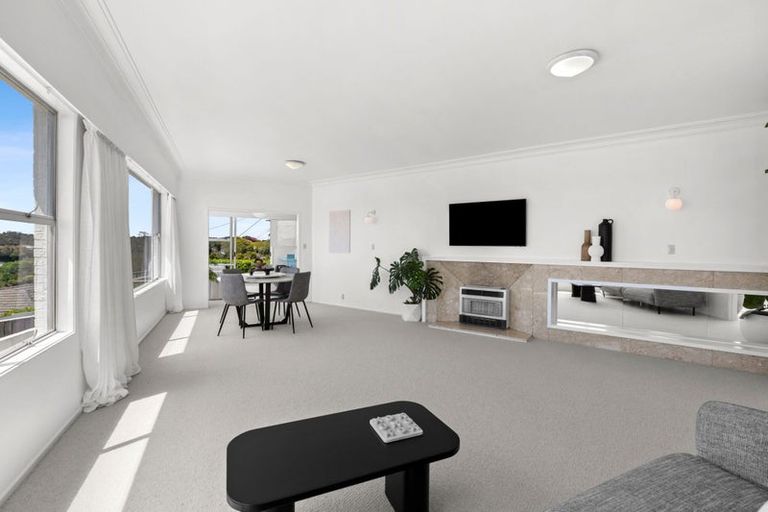 Photo of property in 8 Wallace Place, Westown, New Plymouth, 4310