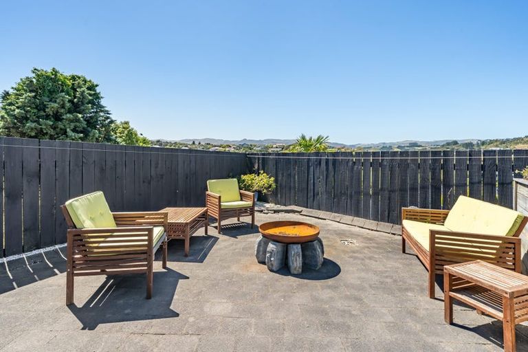 Photo of property in 7 James Cook Drive, Whitby, Porirua, 5024