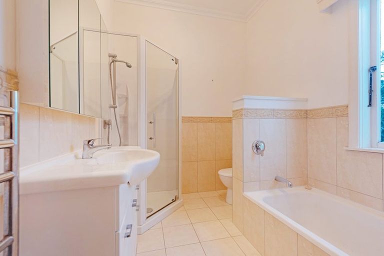 Photo of property in 8 Park Street, Thorndon, Wellington, 6011