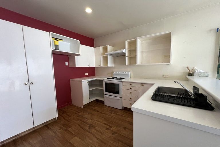 Photo of property in 2/69 Aikmans Road, Merivale, Christchurch, 8014