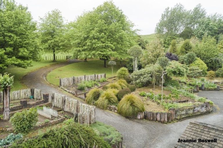 Photo of property in 169 Moonshine Valley Road, Aokautere, Palmerston North, 4471