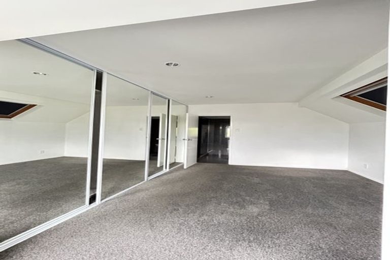 Photo of property in 2/16 Orchard Road, Waiake, Auckland, 0630