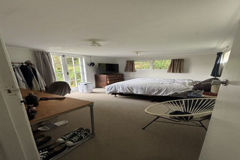 Photo of property in 107 Parkvale Road, Karori, Wellington, 6012