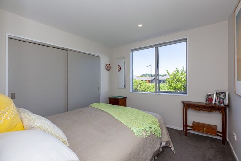 Photo of property in 2 Te Heke Place, Waikanae, 5036