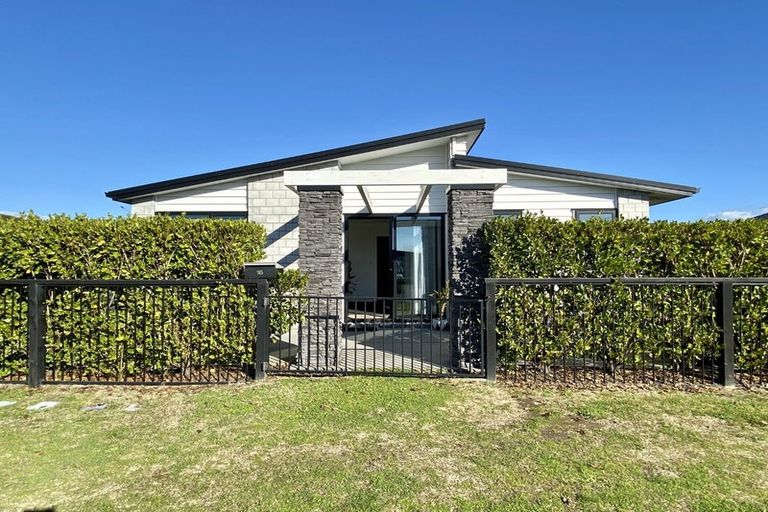 Photo of property in 16 Foley Grove, Pyes Pa, Tauranga, 3110