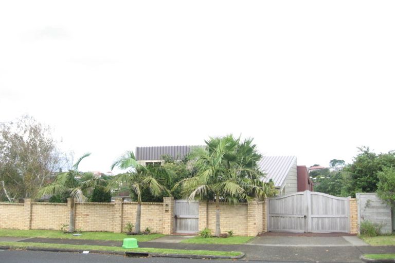 Photo of property in 35 Haseler Crescent, Howick, Auckland, 2014