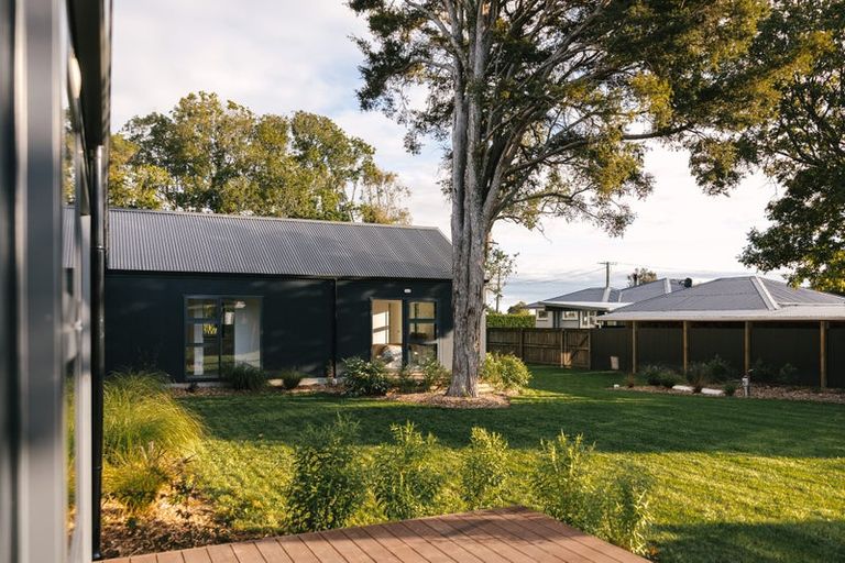 Photo of property in 31 Muhunoa Road East, Ohau, Levin, 5570