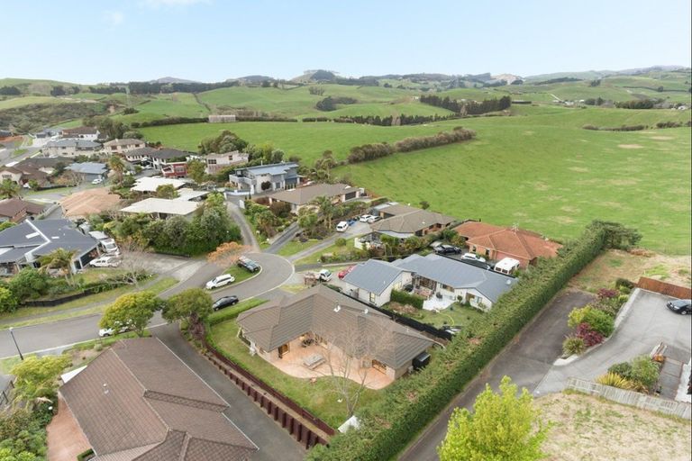 Photo of property in 18 Parnwell Place, Ohauiti, Tauranga, 3112