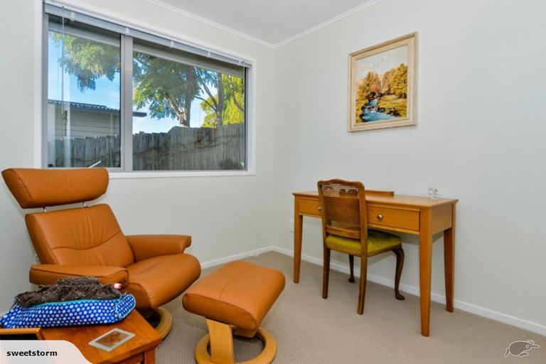 Photo of property in 28 Infidel Place, Torbay, Auckland, 0630
