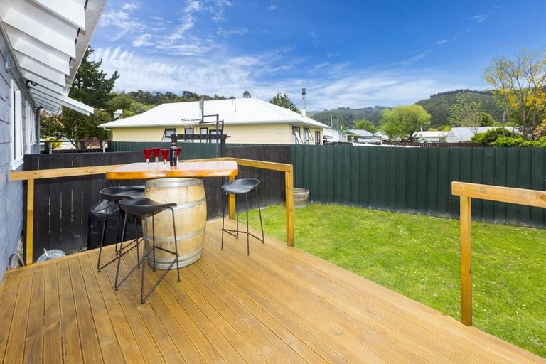 Photo of property in 7 Moonstone Grove, Birchville, Upper Hutt, 5018