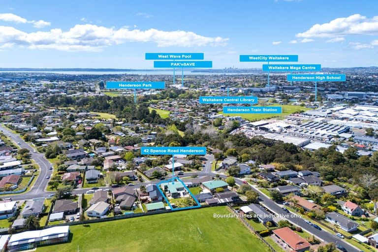 Photo of property in 42 Spence Road, Henderson, Auckland, 0612