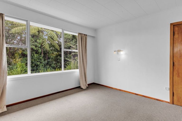 Photo of property in 50 Seaview Road, Marfell, New Plymouth, 4310