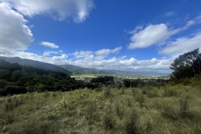 Photo of property in 42 Sylvan Way, Silverstream, Upper Hutt, 5019