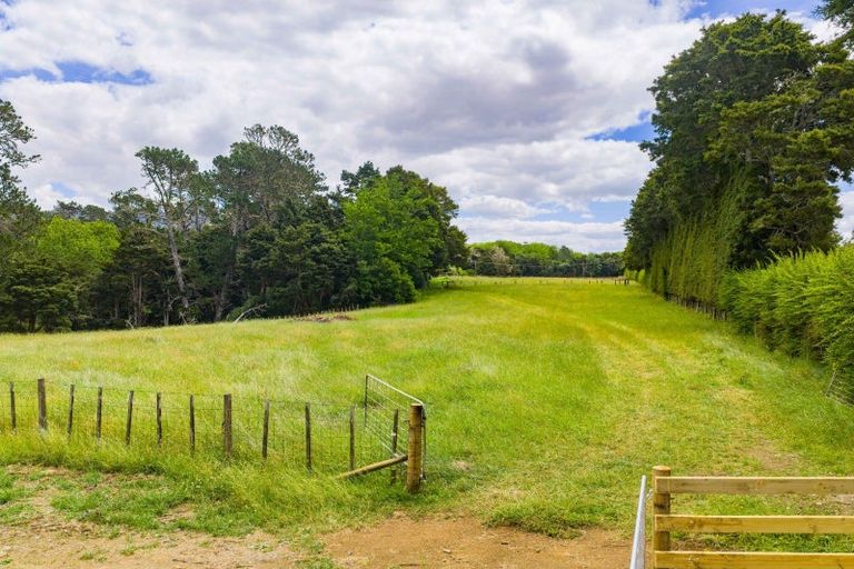 Photo of property in 360 Tauraroa Road, Maungakaramea, 0178